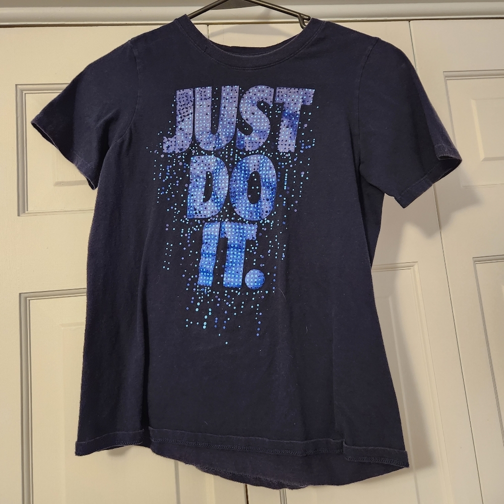 Nike boys blue t-shirt. Medium
